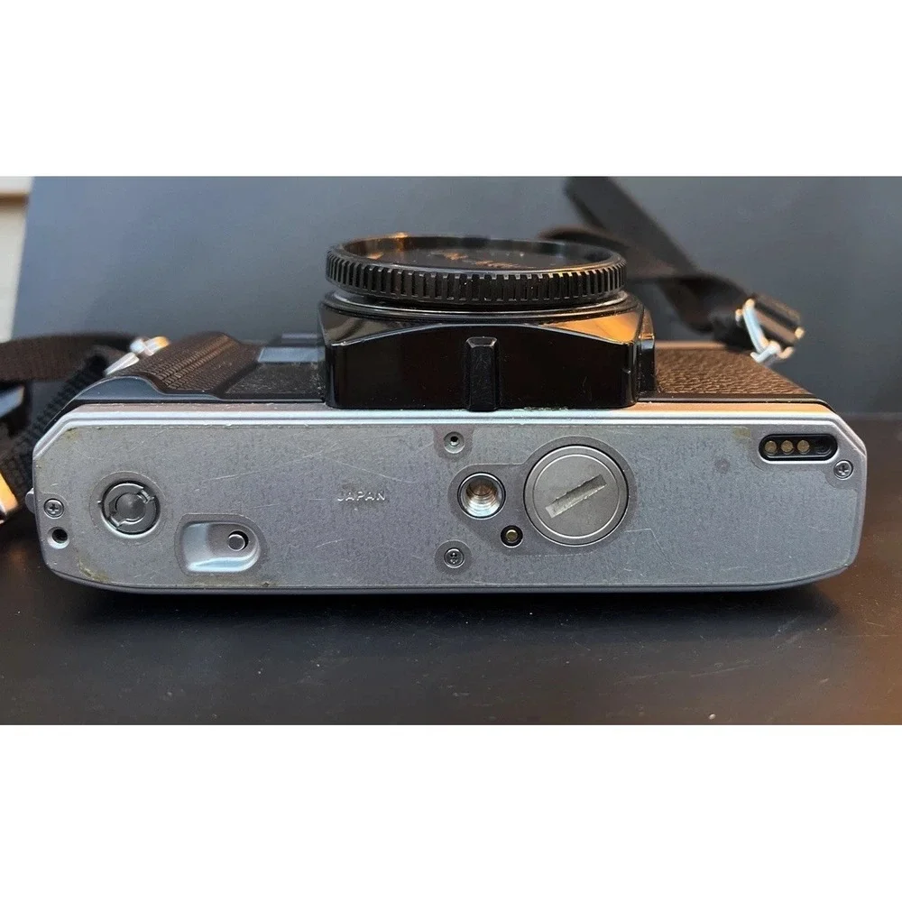 Minolta X-370 35mm SLR Camera Body, Lens Cap and Box